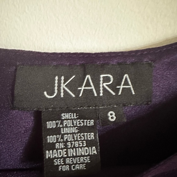 BEADED GOWN with 3/4 sleeve Worn only 4 hours - Picture 6 of 8